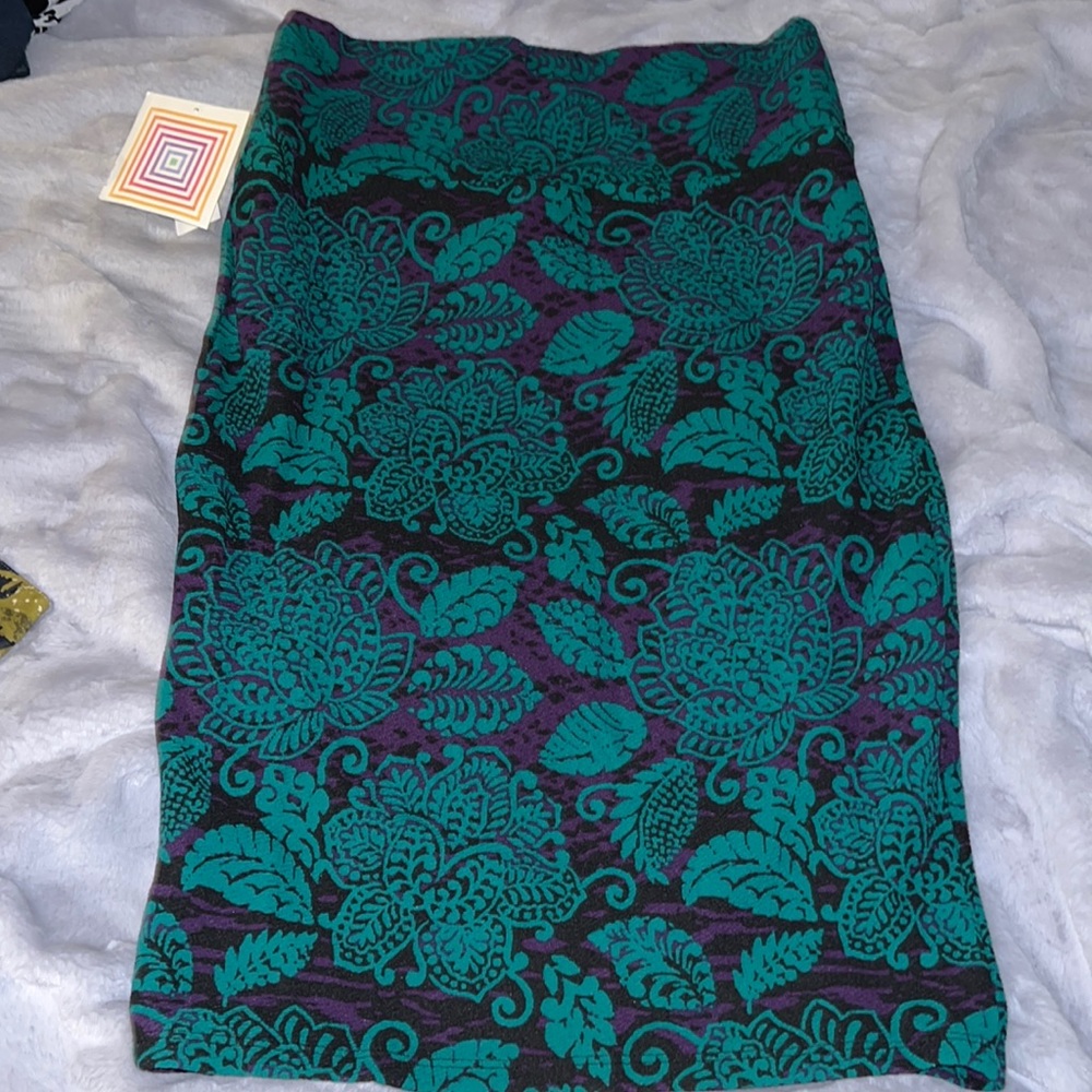 Lularoe NWT skirt size M